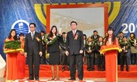 Winners of “Vietnam Trade Services Award 2013” honored