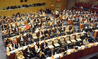  UN adopts Japan’s nuke abolition motion