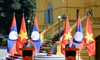 Lao Party leader, President concludes official visit to Vietnam
