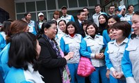 NA Vice Chairwoman Tong Thi Phong visits Hanoi workers