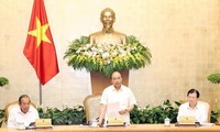 PM Nguyen Xuan Phuc asks for greater focus on building institutions