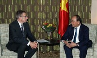 Prime Minister Nguyen Xuan Phuc receives former Belgian FM