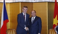 PM meets leaders of Czech Republic, Bulgaria, Albania