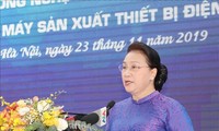 NA Chairwoman visits Hoa Lac high-tech park