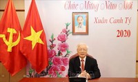 Vietnam, China pledge to further bilateral ties