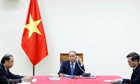 Vietnamese, Japanese PMs hold phone talks