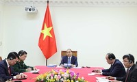 Vietnamese, Cambodian PMs hold online talks to intensify relations