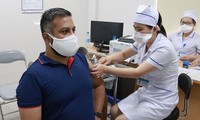 Foreigners in Vietnam receive equal treatment as locals in pandemic control