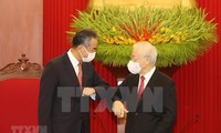 Party chief hosts reception for Chinese Foreign Minister