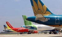 Vietnam resumes commercial flights