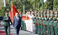President Nguyen Xuan Phuc visits Military Region 5