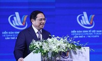 PM: Building an independent, self-reliant economy to improve Vietnam's strength