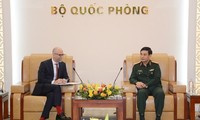 Vietnam, Canada seek to strengthen defense cooperation