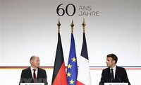 Macron calls for France and Germany to shape Europe as Scholz visits