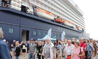 Cruise ship brings nearly 2,000 visitors to Quang Ninh