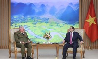 PM Pham Minh Chinh welcomes Cuban Minister of Revolutionary Armed Forces