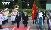 President To Lam hosts an official welcome ceremony for Russian President Vladimir Putin