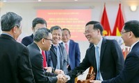 Thường trực Ban Bí thư Võ Văn Thưởng gặp cán bộ, nhân viên Đại sứ quán, các cơ quan đại diện Việt Nam tại Campuchia