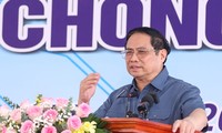 Thủ tướng Phạm Minh Chính phát động phong trào thi đua về xây dựng hạ tầng và chống lãng phí