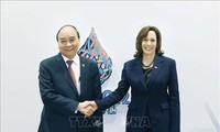 Chủ tịch nước Nguyễn Xuân Phúc gặp Phó Tổng thống Hoa Kỳ Kamala Harris