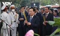 Lãnh đạo Đảng, Nhà nước dâng hương, dâng hoa Thủ tướng Võ Văn Kiệt
