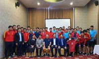 AFF Cup 2022: Lãnh đạo Đại sứ quán Việt Nam tại Lào động viên đội tuyển Việt Nam
