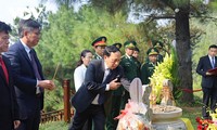 Lãnh đạo tỉnh Quảng Bình dâng hương, viếng mộ Đại tướng Võ Nguyên Giáp
