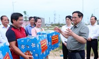 Thủ tướng Phạm Minh Chính: Quan tâm, chăm lo việc làm, sinh kế cho người dân tái định cư