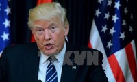 美国总统坚决对中国商品加征关税