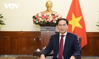 越南将人视为发展的中心、最重要的主体、资源和目标