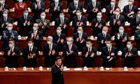 二十届中共中央政治局召开第一次会议
