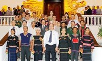 Deputy PM honors heroic service to Vietnam