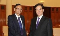 PM Nguyen Tan Dung receives Sri Lankan Foreign Minister