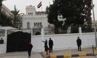 Egypt evacuates diplomats from Libya 