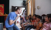 US war veteran opens free English classes in Hanoi