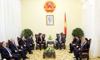 Deputy PM Vu Van Ninh receives Hungary’s Minister of Foreign Affairs and Trade 