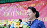 Top legislator meets voters in Can Tho City