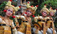 Balinese dance - religious, artistic expression of Indonesian islanders