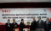 Vietnam y Bielorrusia abogan por incrementar el intercambio comercial