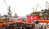  Ambiente de trabajo animado en Vietnam en inicios del Año nuevo lunar