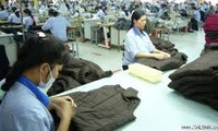 Vietnam resuelve dificultades de empresas para desarrollar producción y negocios