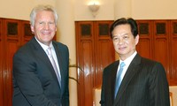 Premier Nguyen Tan Dung estimula inversión estadounidense en Vietnam