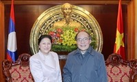 Recibe el líder legislativo de Vietnam a su homóloga laosiana 