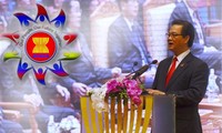 Intensas actividades del Premier de Vietnam en Cumbre de ASEAN en Brunei
