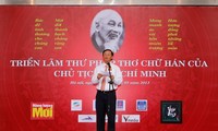 Inaugurada exposición de poemas del Presidente Ho Chi Minh en caligrafía china