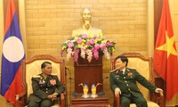 Una delegación partidista de Laos visita Vietnam 