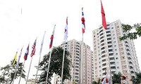 Subida de banderas en el V Festival deportivo escolar del Sudeste asiático 