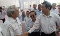 El presidente del país contacta con los electores de Ciudad Ho Chi Minh