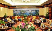 Líder parlamentario de Sri Lanka visita Bahía de Ha Long