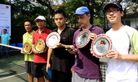 Torneo de tenis aficionado en Hanoi dedicado a Hugo Chávez